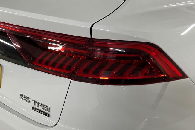 AUDI Q8 Photo 18