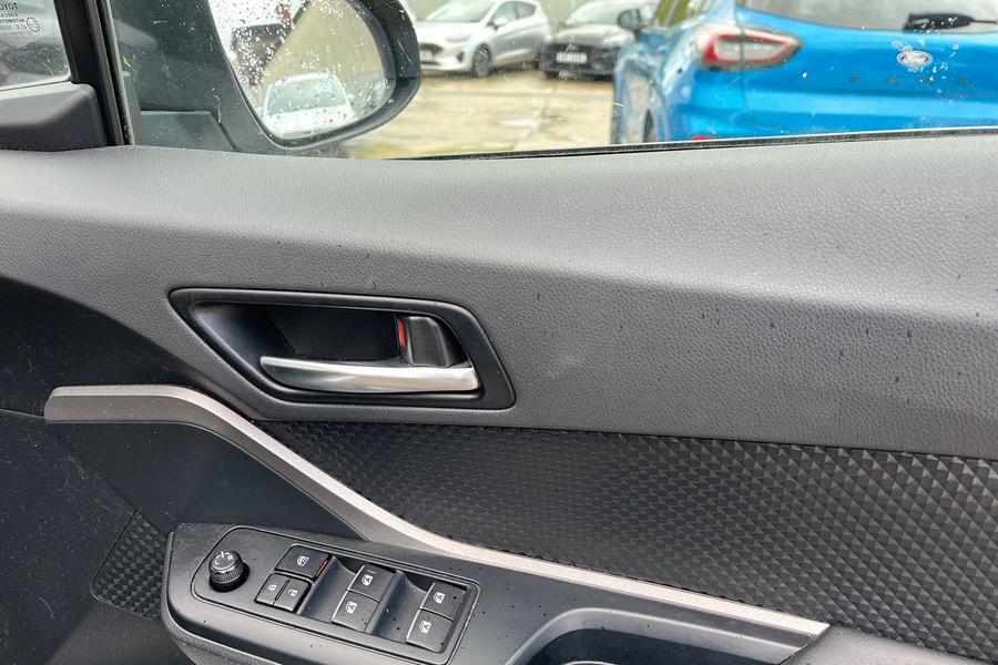 Toyota C-HR Photo autoimg-ef27d2be46ad3898ff38d9e4d23e949cb93eaf69.jpg