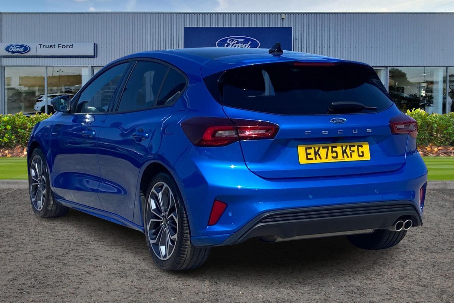 Ford FOCUS Photo 1