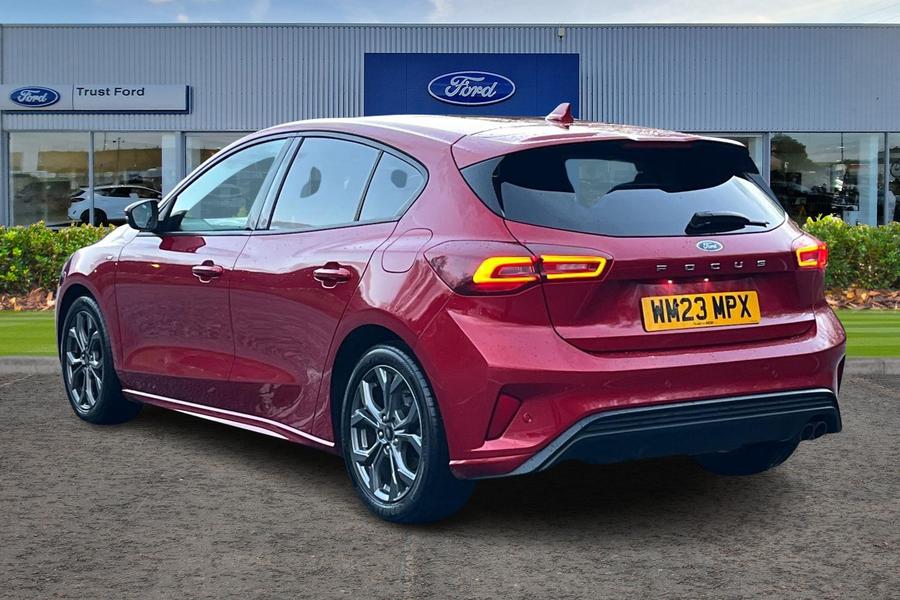 Ford FOCUS Photo autoimg-ef2d5f7daaaf4473db6a74a98a4be950bfc00f9f.jpg
