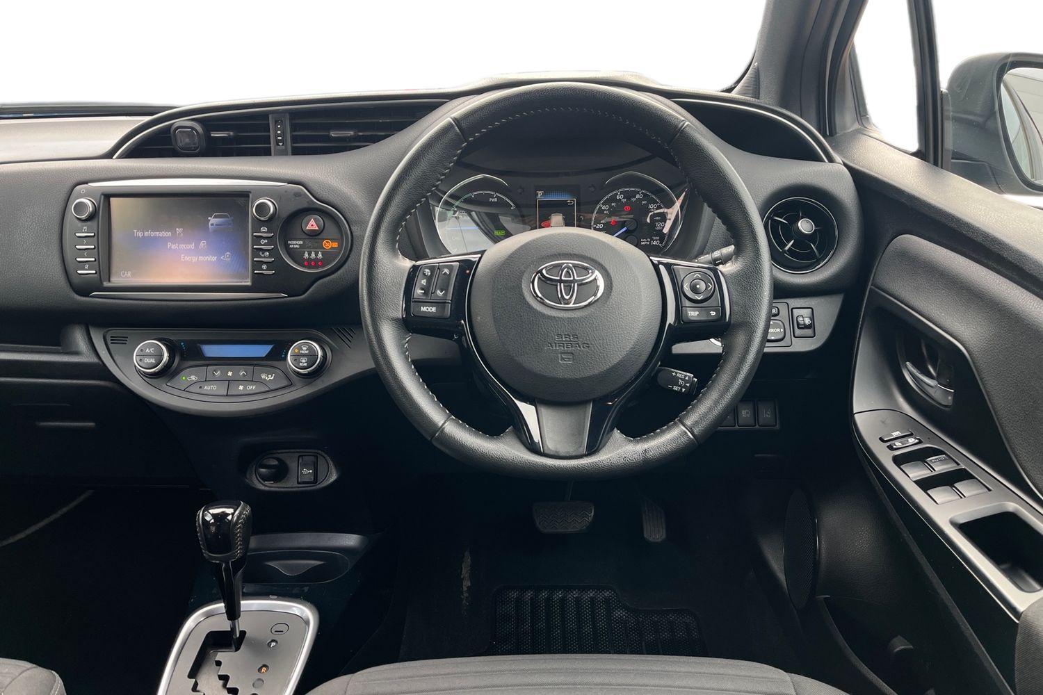 Toyota Yaris Photo 10