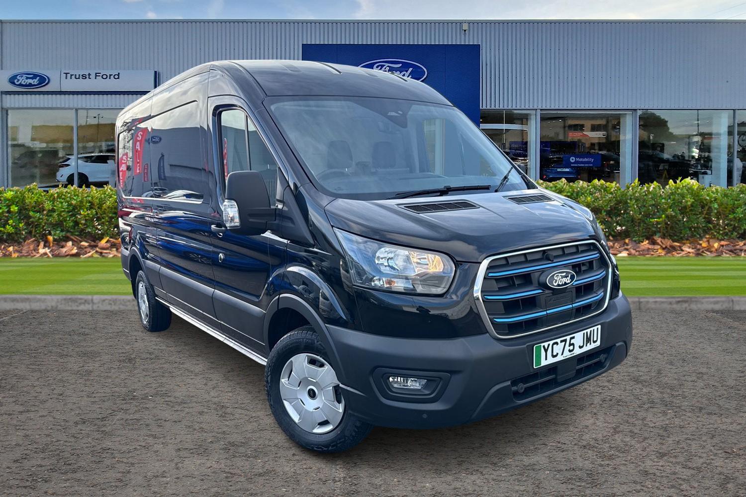 Ford E-TRANSIT Photo 0