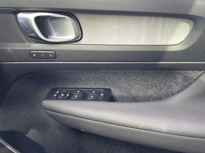 VOLVO XC40 Photo 28