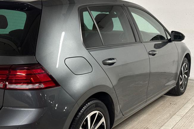 VOLKSWAGEN Golf Photo 28