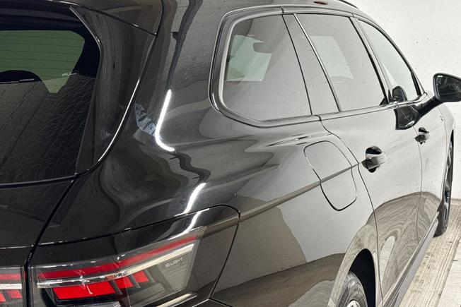VOLKSWAGEN Passat Photo 28