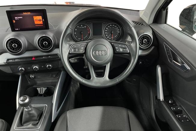 Audi Q2 Photo 11