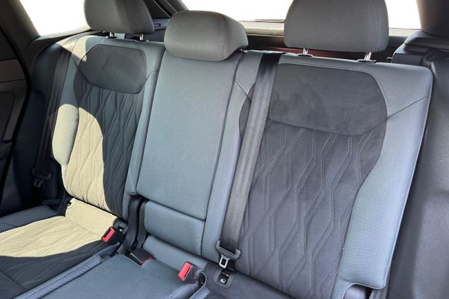 AUDI Q3 Photo 9