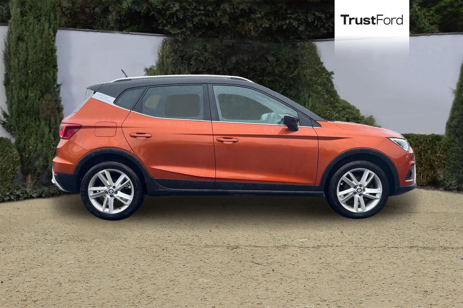 SEAT Arona Photo 2
