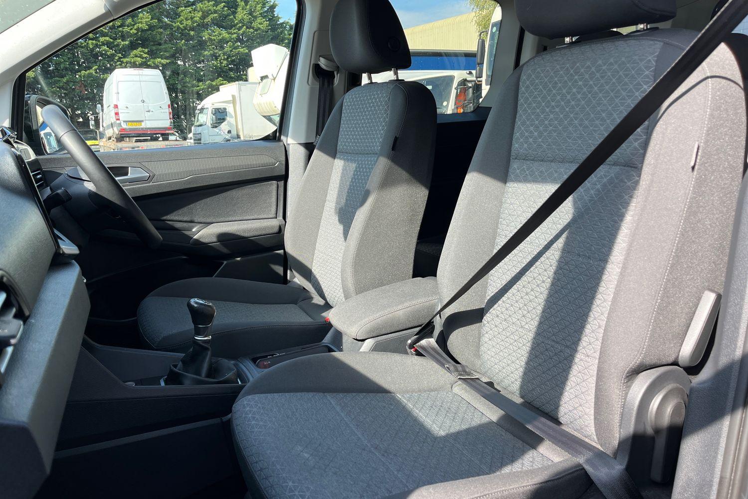 Ford TOURNEO CONNECT Photo 18