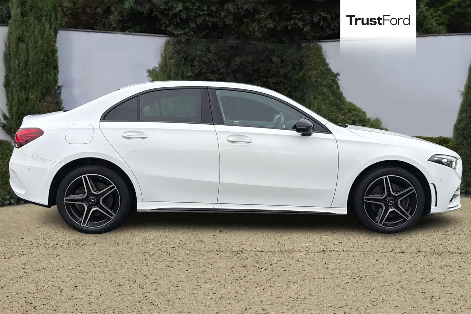Mercedes-Benz A CLASS Photo 2