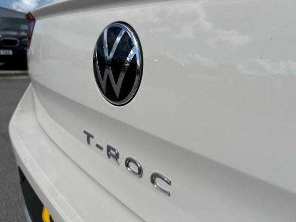 Volkswagen T-Roc Photo autoimg-ef4c61fbd613f258562588199490527f3d95a885.jpg