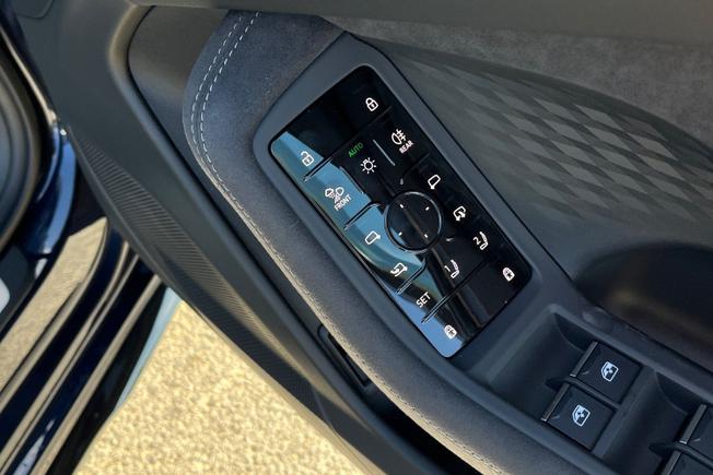 Audi A6 Saloon Photo 26