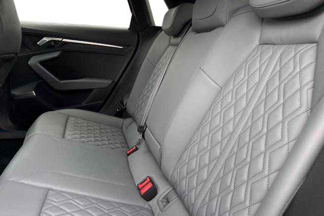 AUDI S3 Photo 9