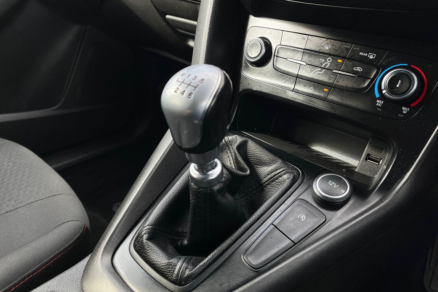 Ford FOCUS Photo 29