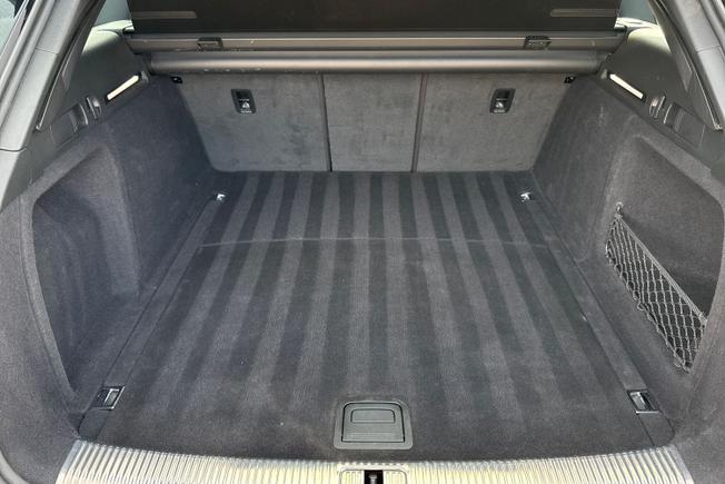 AUDI A4 Avant Photo 12