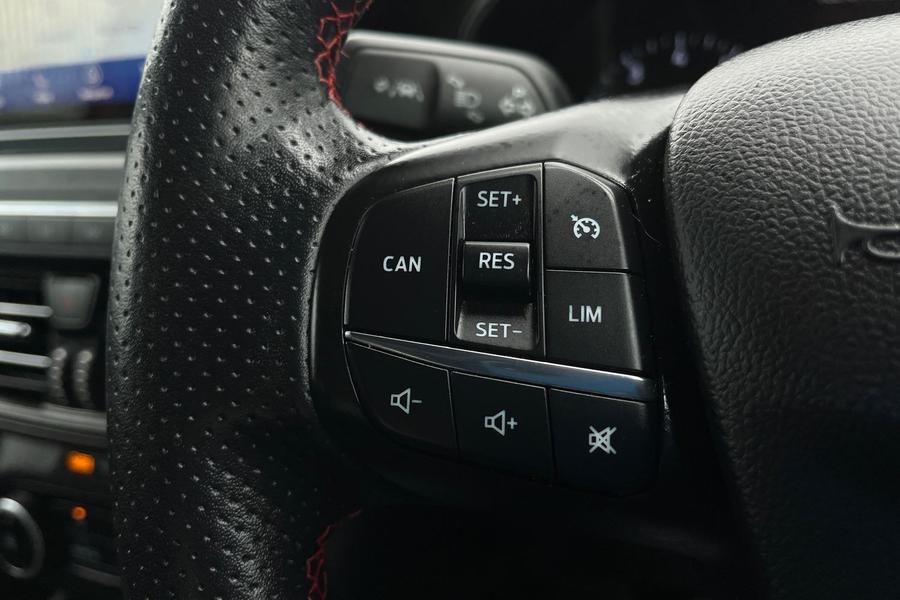 Ford FOCUS Photo autoimg-ef62d67772ff8d741df1f9ec4ae4bd8e48fac70c.jpg