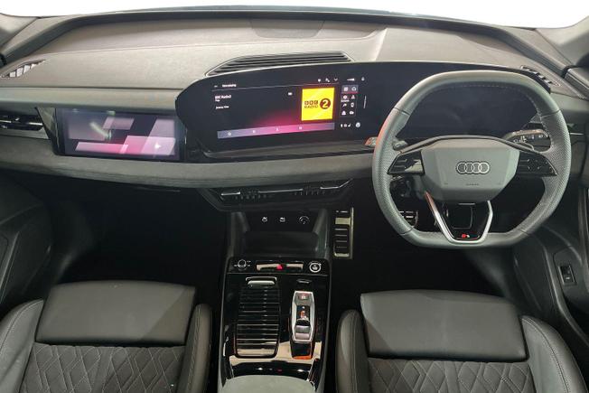 AUDI Q6 E-Tron Photo 10