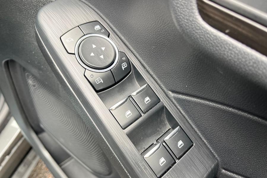 Ford Kuga Photo autoimg-ef673020aaf1e96e79af8e0942adb2fc52a6a32e.jpg