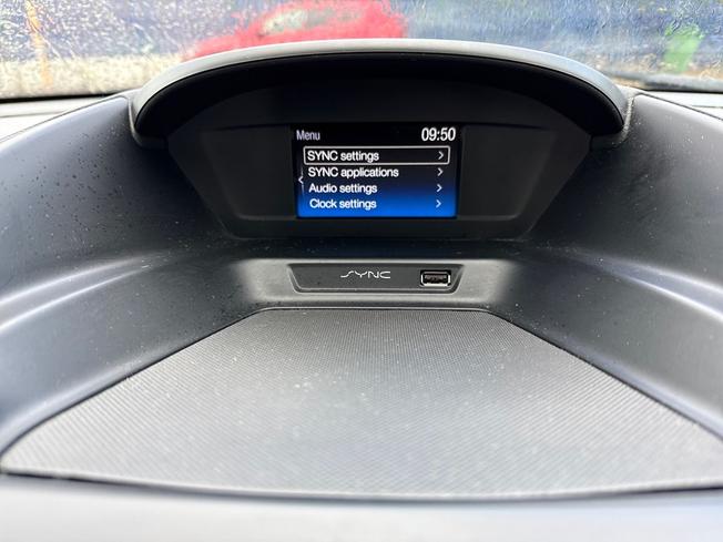 FORD Kuga Photo 37
