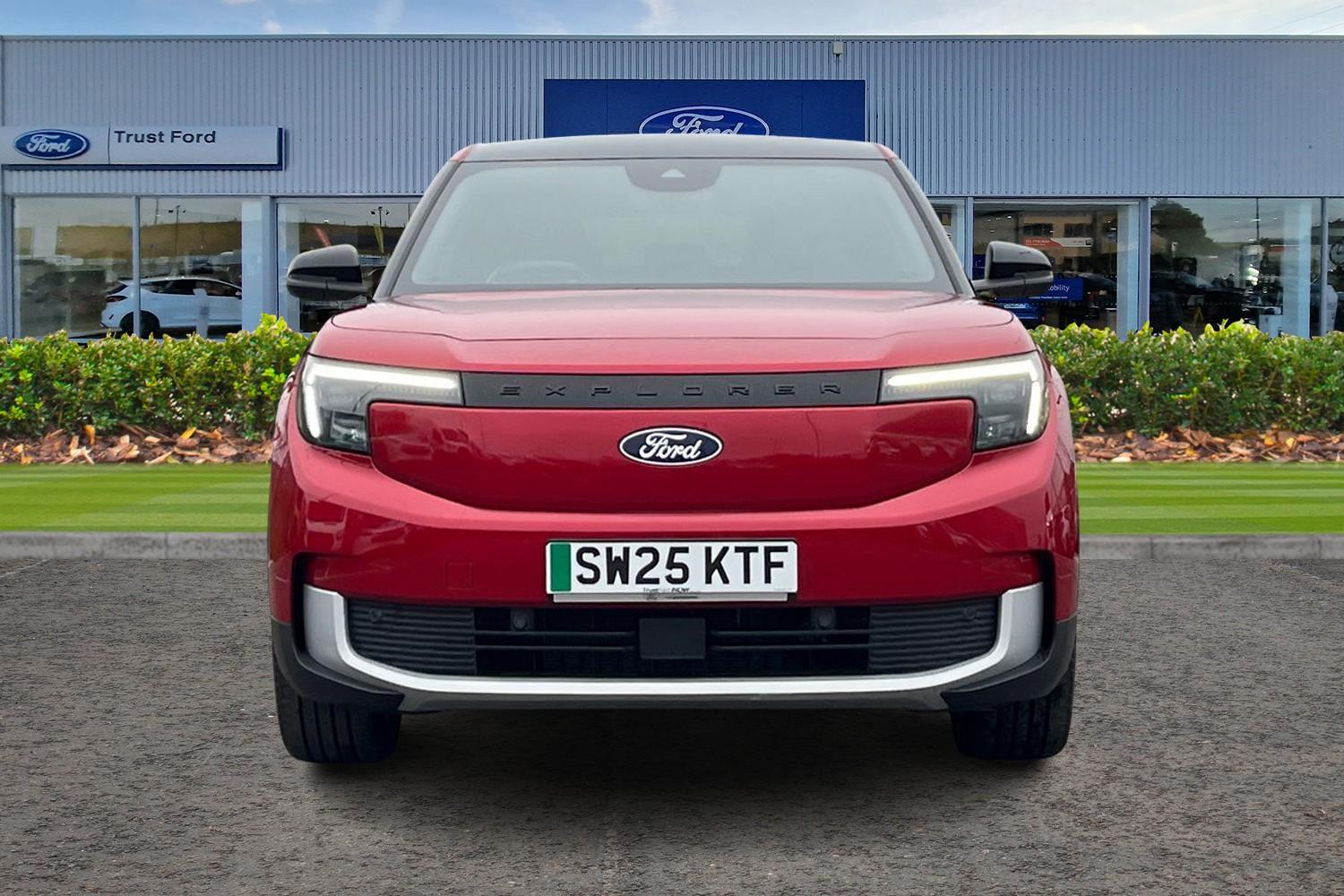 Ford EXPLORER Photo 5