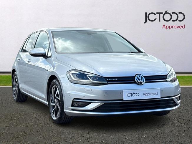Volkswagen Golf Photo 1