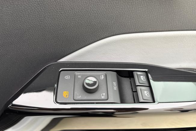 VOLKSWAGEN ID.3 Photo 26