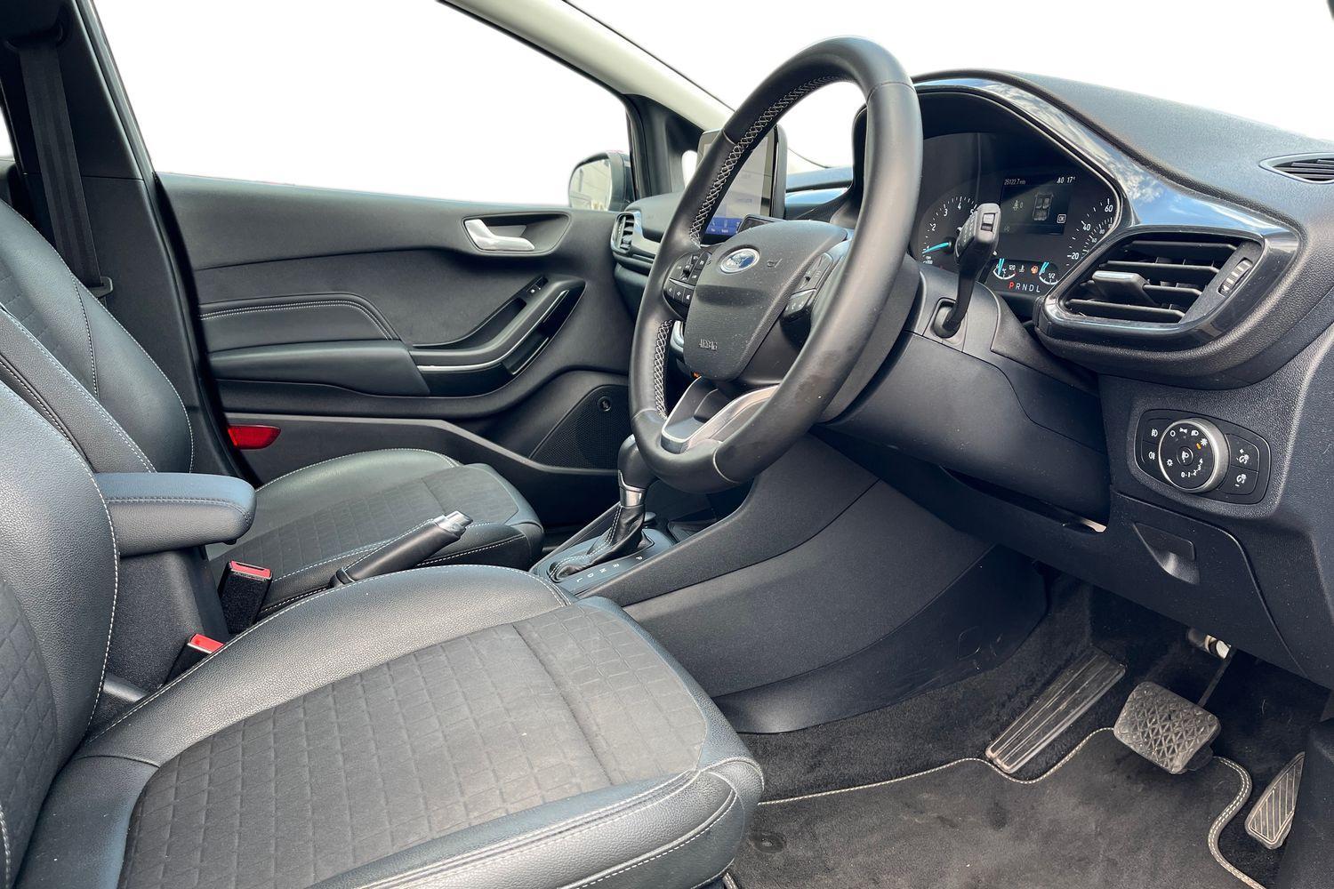 Ford FIESTA Photo 8