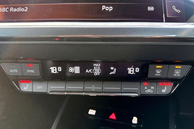 AUDI Q4 e-tron Photo 57