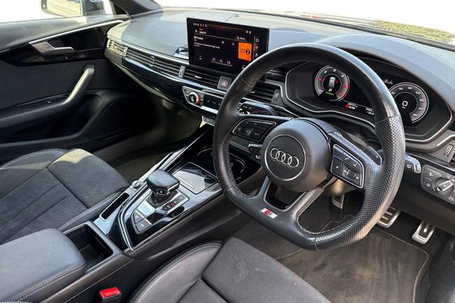 Audi A4 Avant Photo 6