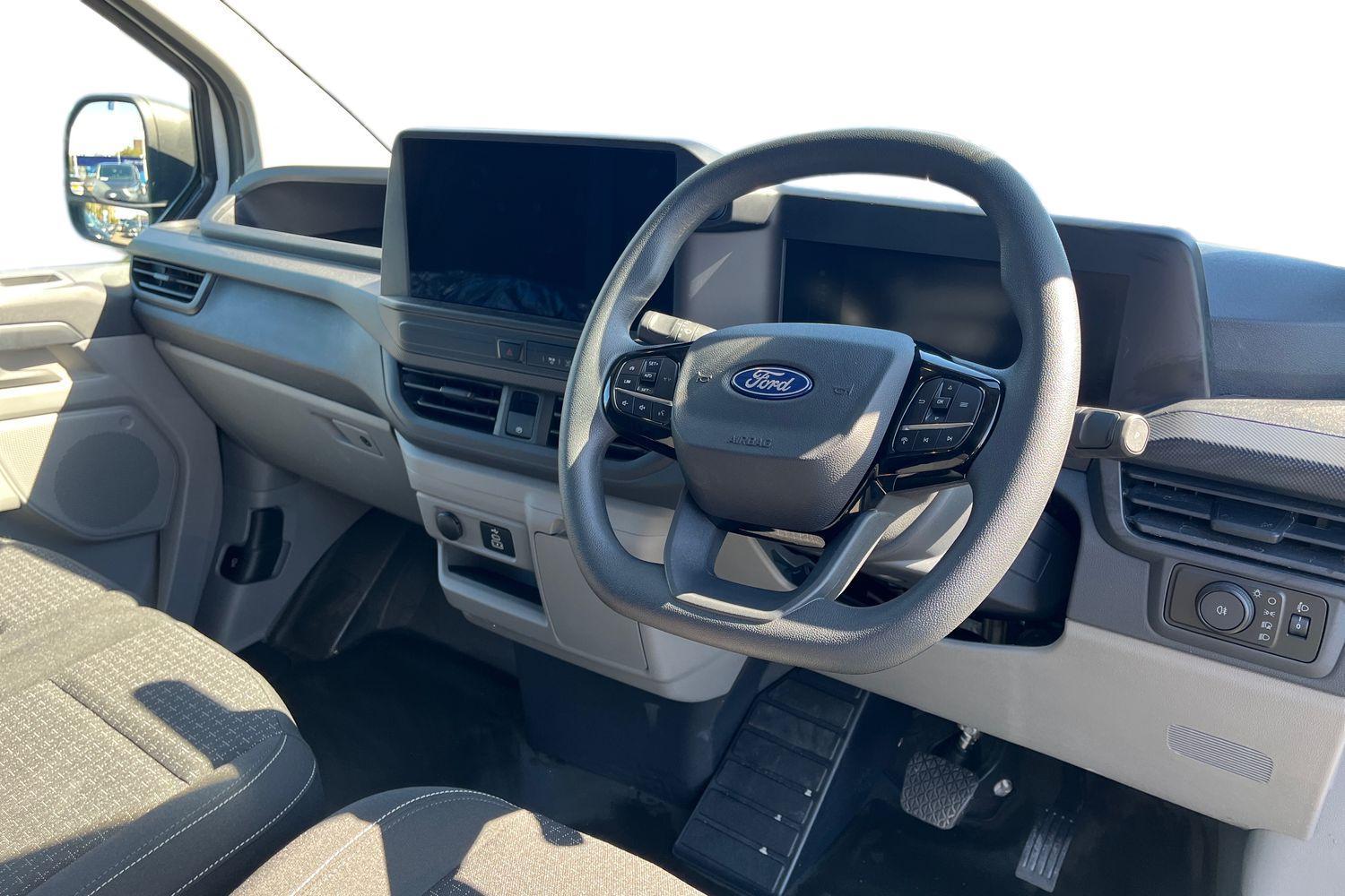 Ford E-TRANSIT CUSTOM Photo 13
