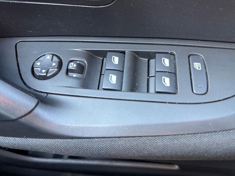 Used Peugeot 2008 MM72PWU 24