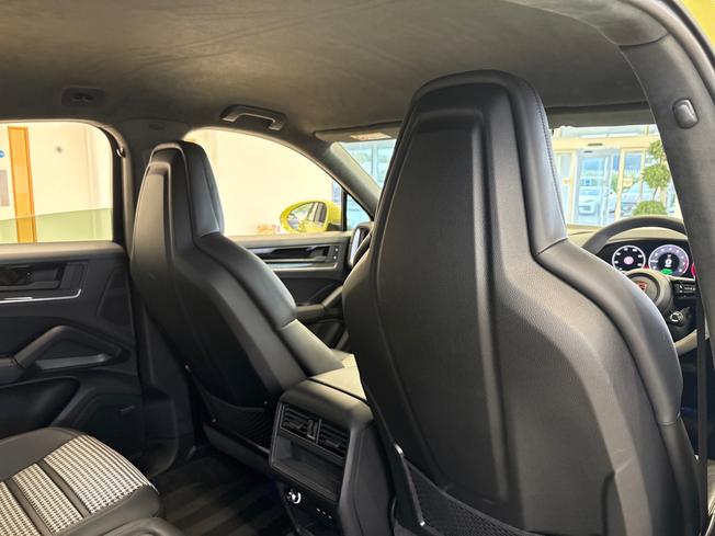 PORSCHE Cayenne Photo 39