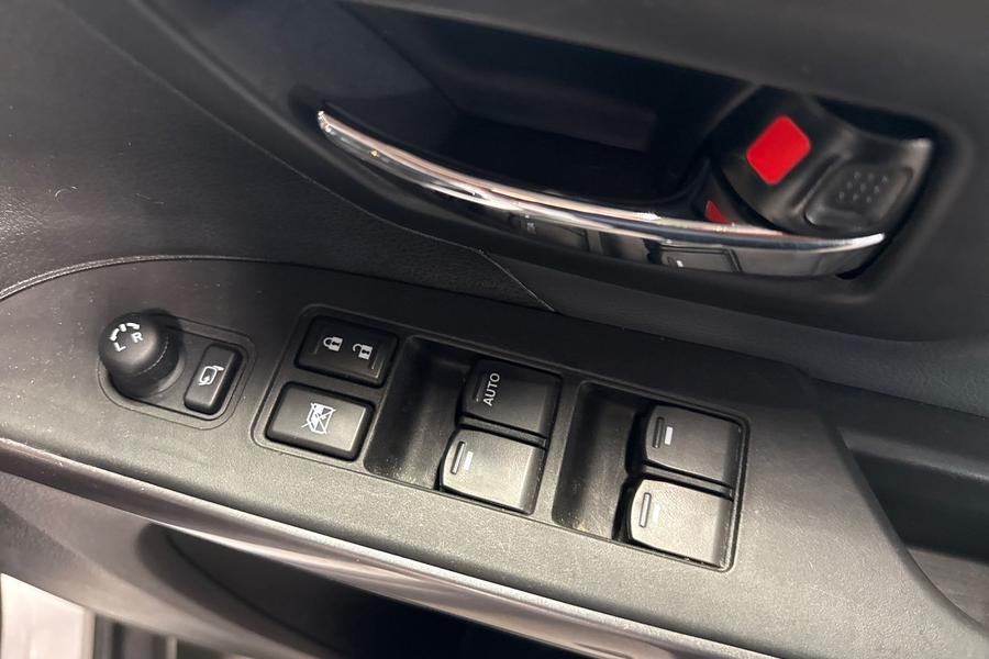 Suzuki S-Cross Photo autoimg-ef9657714026662d75cb671f4204ef14da2ee96b.jpg
