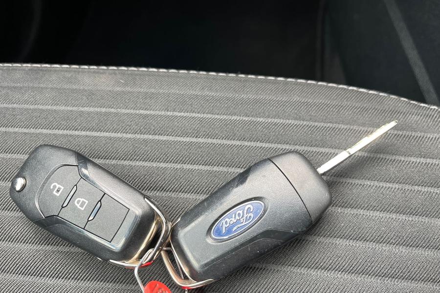Ford ECOSPORT Photo autoimg-ef976ea33f480a9db6abbae20e52c7652fe05d23.jpg