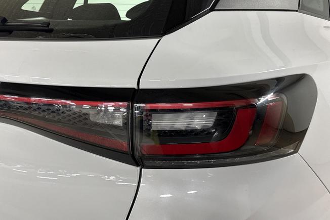 VOLKSWAGEN ID.4 Photo 18