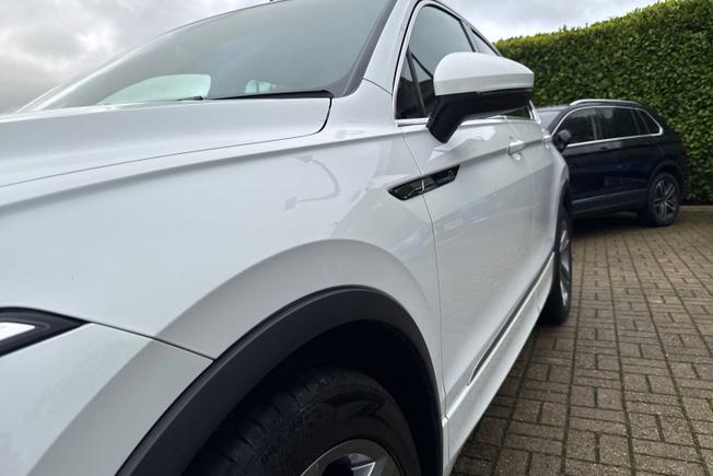 VOLKSWAGEN Tiguan Photo 23