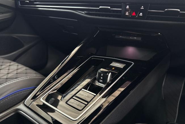 Volkswagen Golf Photo 26