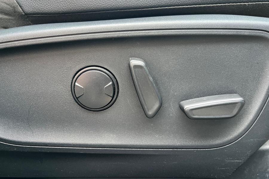 Ford KUGA Photo autoimg-efa6d9c617c38710031920d954740ca8cc98b795.jpg