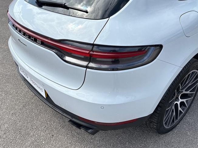 PORSCHE Macan Photo 25