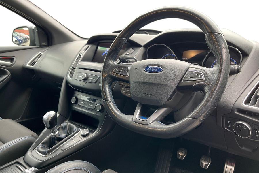 Ford Focus RS Photo autoimg-efb0bb7cc1db898e8ea77699491b05bb8ca1f5fd.jpg