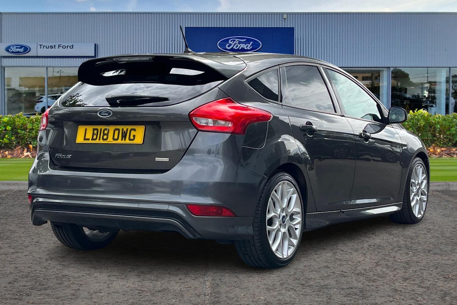 Ford FOCUS Photo 3