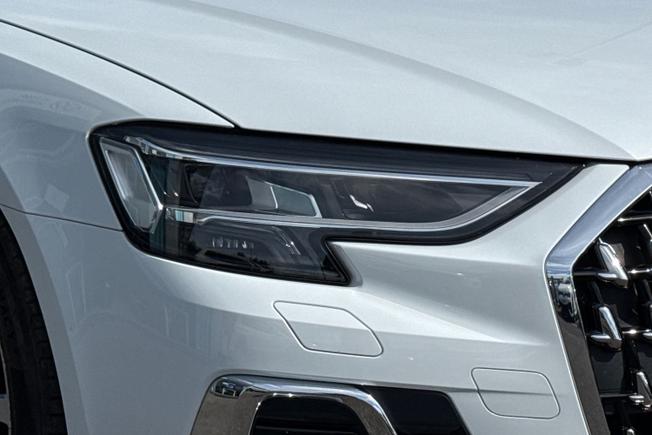 AUDI A8 Photo 19