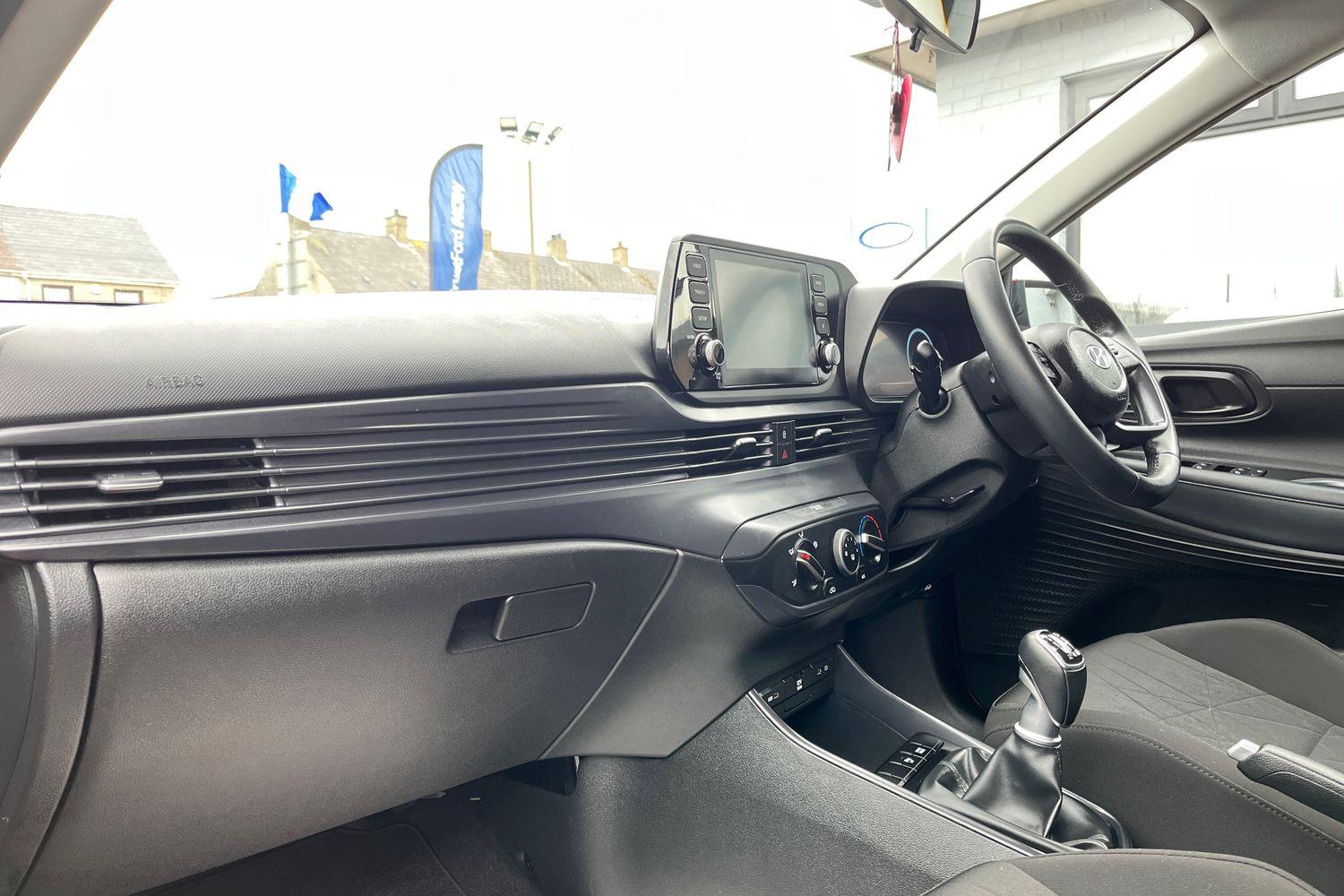 Hyundai BAYON Photo 17