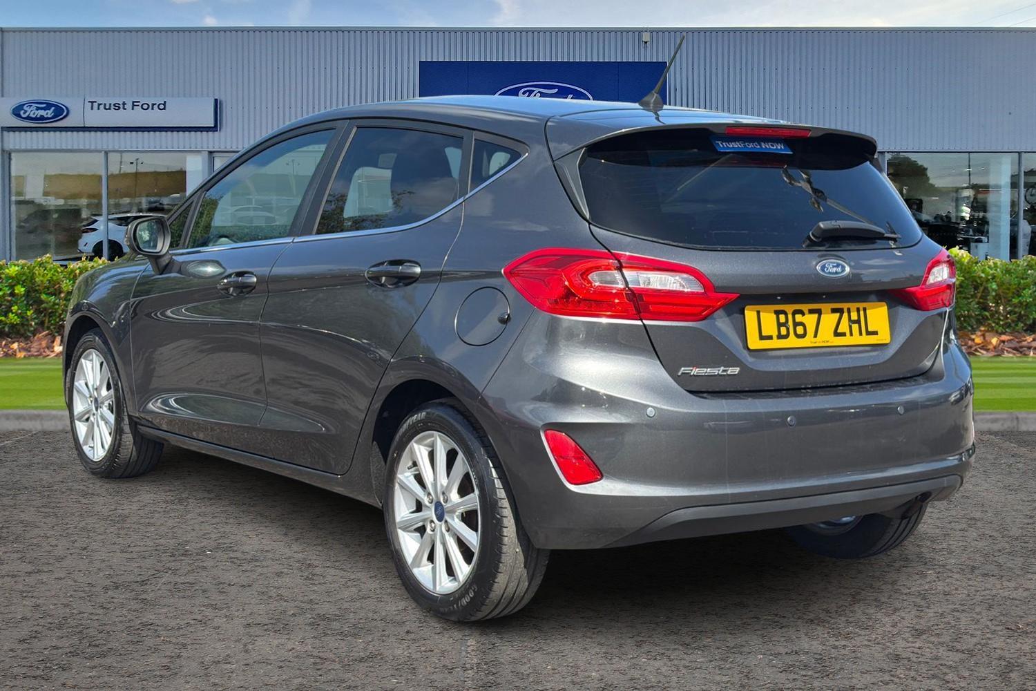 Ford FIESTA Photo 1