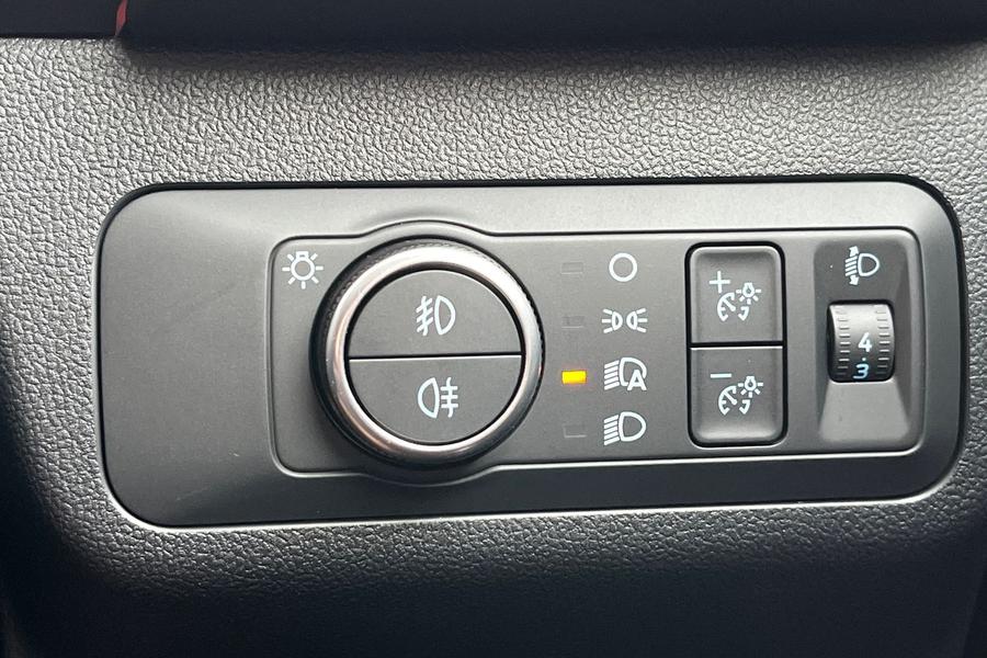 Ford Kuga Photo autoimg-efb8a5f94f34a29b0669f7288015c982df233e24.jpg