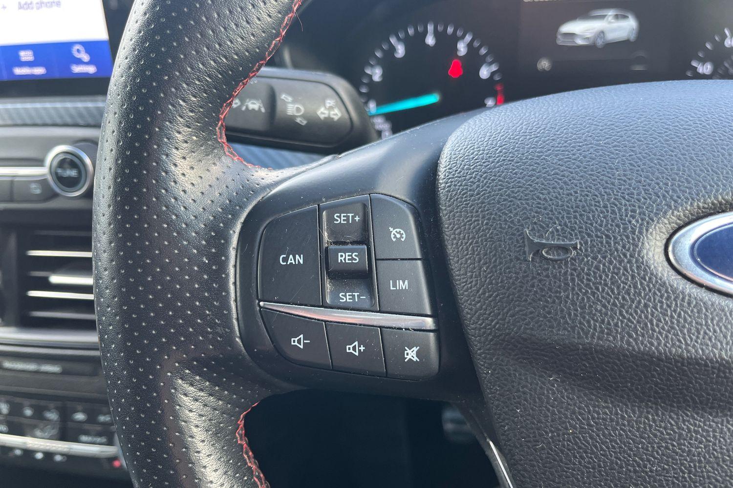 Ford FOCUS Photo 36