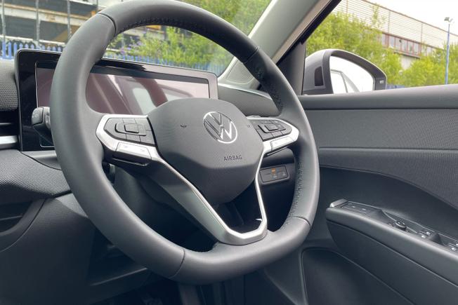 VOLKSWAGEN T-Roc Photo 26