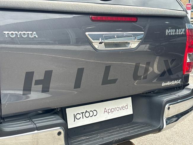 TOYOTA Hilux Photo 35