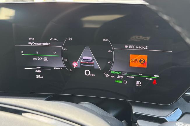 AUDI Q6 e-tron Photo 16