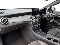 MERCEDES-BENZ CLA Class Photo 2